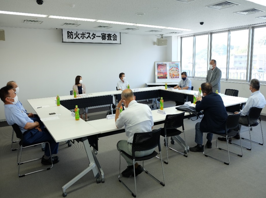 審査会の様子
